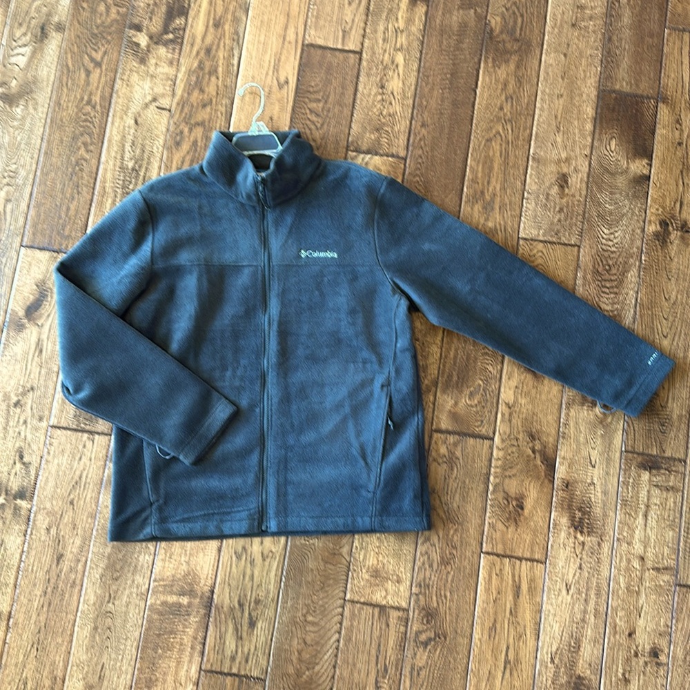Men’s Columbia Zip-Up Fleece Jacket.